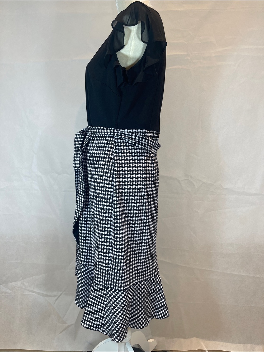 SHELBY & PALMER = Black Top with Black-and-White Houndstooth Midi Dress , Size12 - Picture 15 of 16